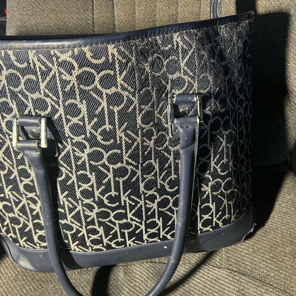 Calvin Klein Handbags - Calvin Klein bag